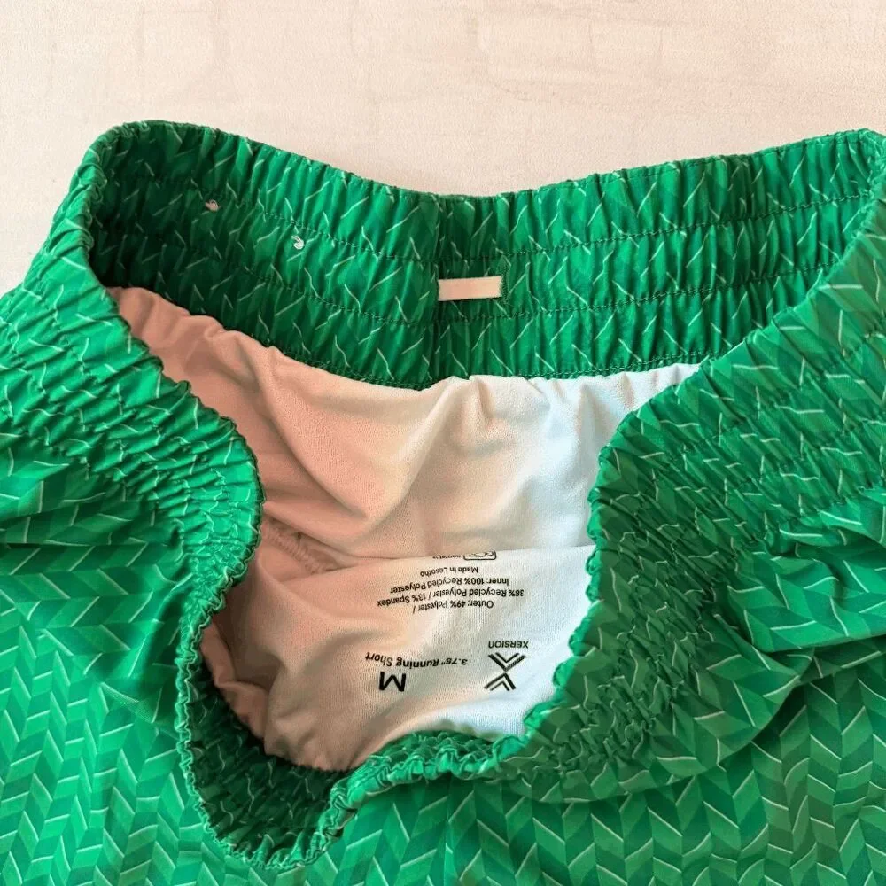 Xersion Green Athletic Running Shorts With Zipper Pockets 3.75